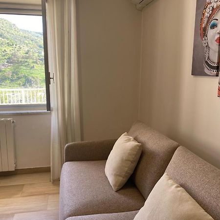 Casa Di Lucia Apartment Forza d'Agro Luaran gambar